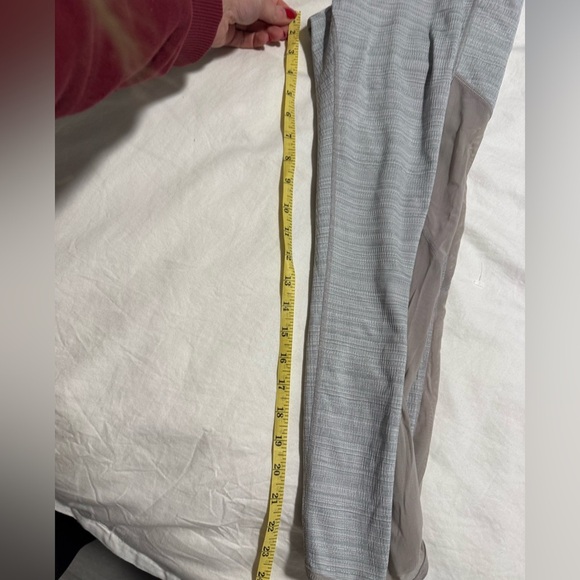 Athleta Gray High Rise Leggings Sz L Mesh Capri Yoga Fitness Running Pants - Picture 12 of 13